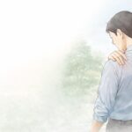 治療は終わったが肩の痛みが残り、後遺障害について悩む人物の後ろ姿のイラスト